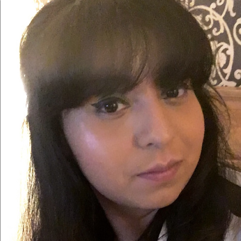 Meet your Posher, Vanessa